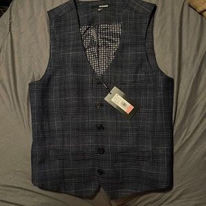 Brand new men’s Marano vest. Size small!
